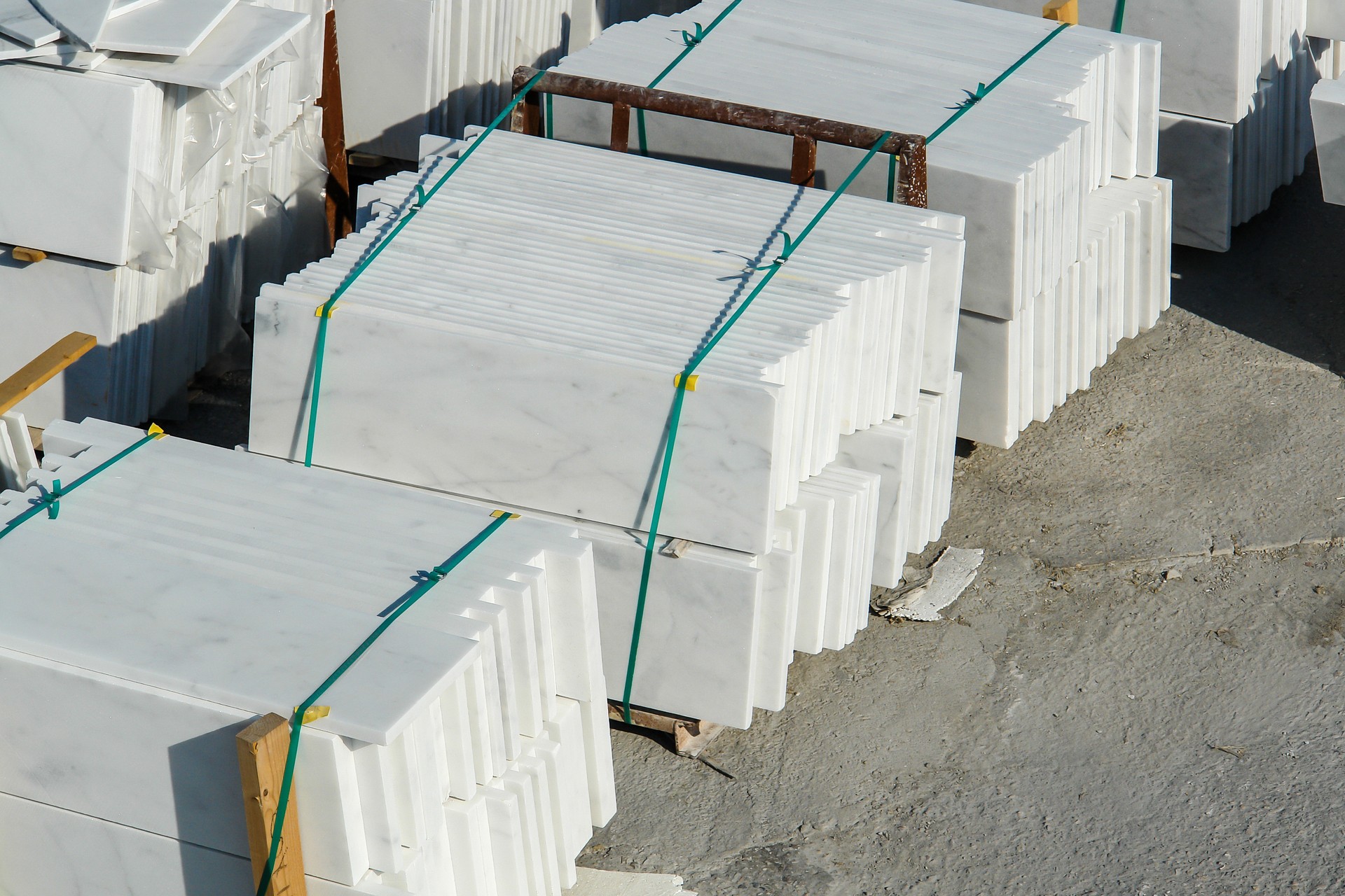 White rectangular marble slabs packed in factory